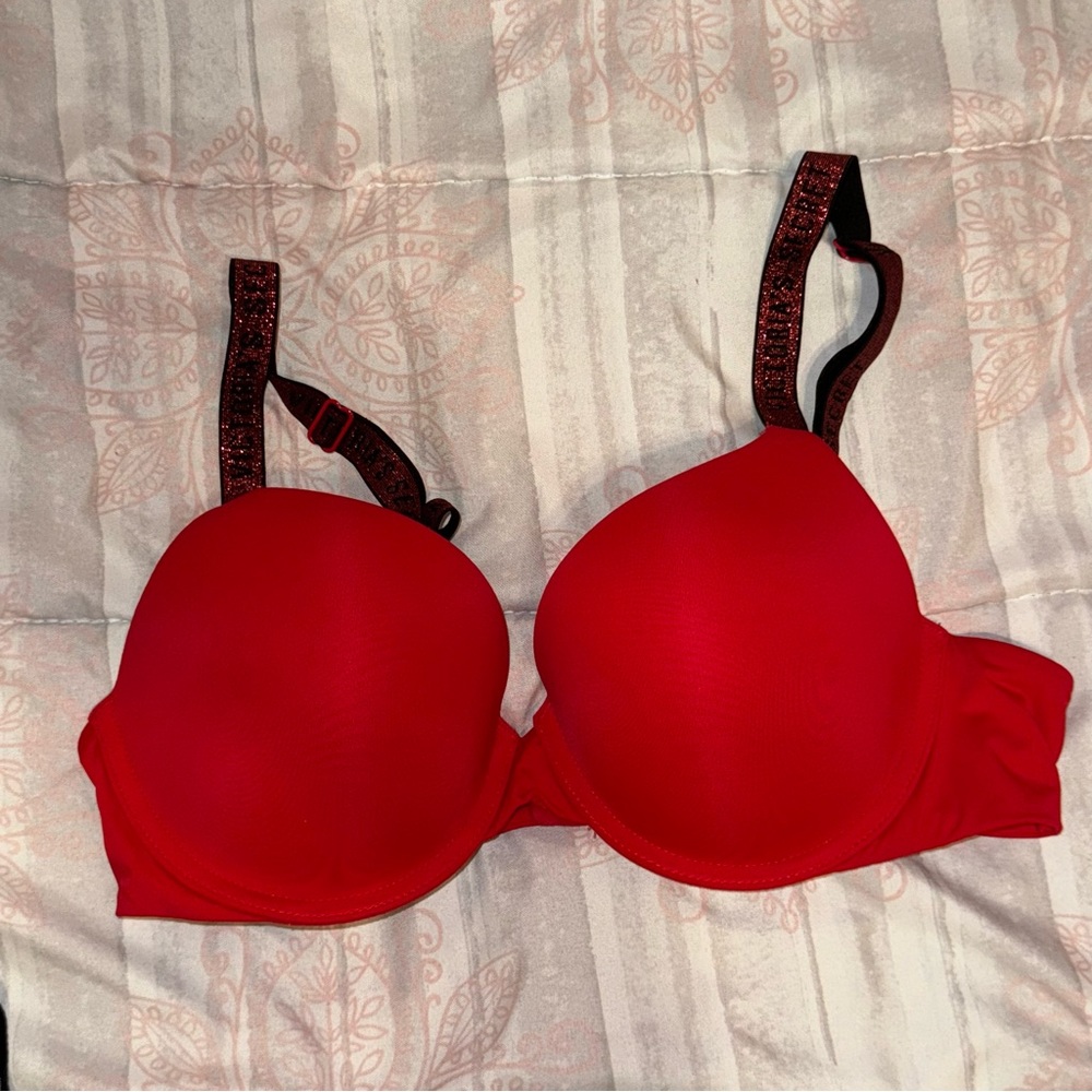 Victoria’s Secret Pink T-shirt Push Up Bra